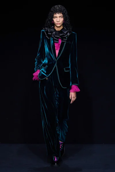 Look 37